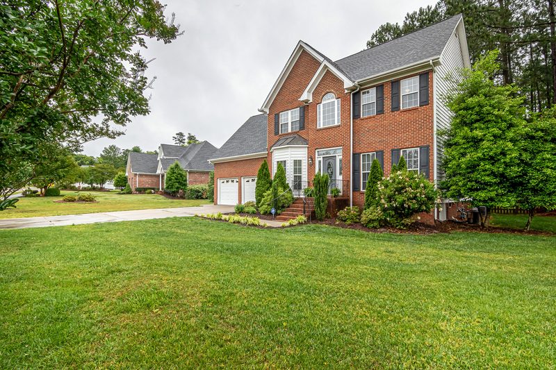 1095 Sylvan Glen Dr, Newmarket